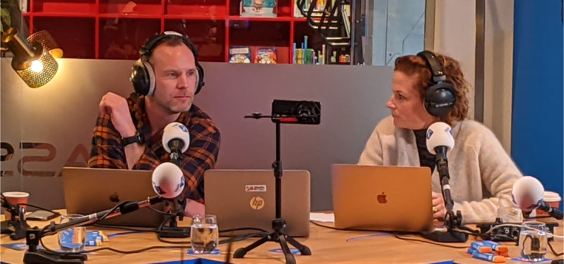 Op bezoek bij NPO1 luistert naar jou